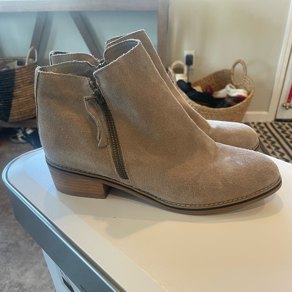 Blondo Waterproof Suede Booties